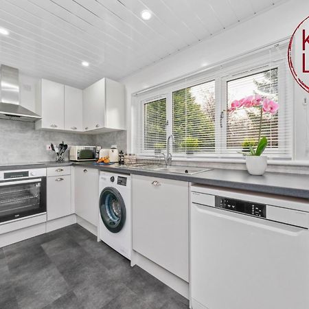 West End House By Klass Living Белсхил Екстериор снимка