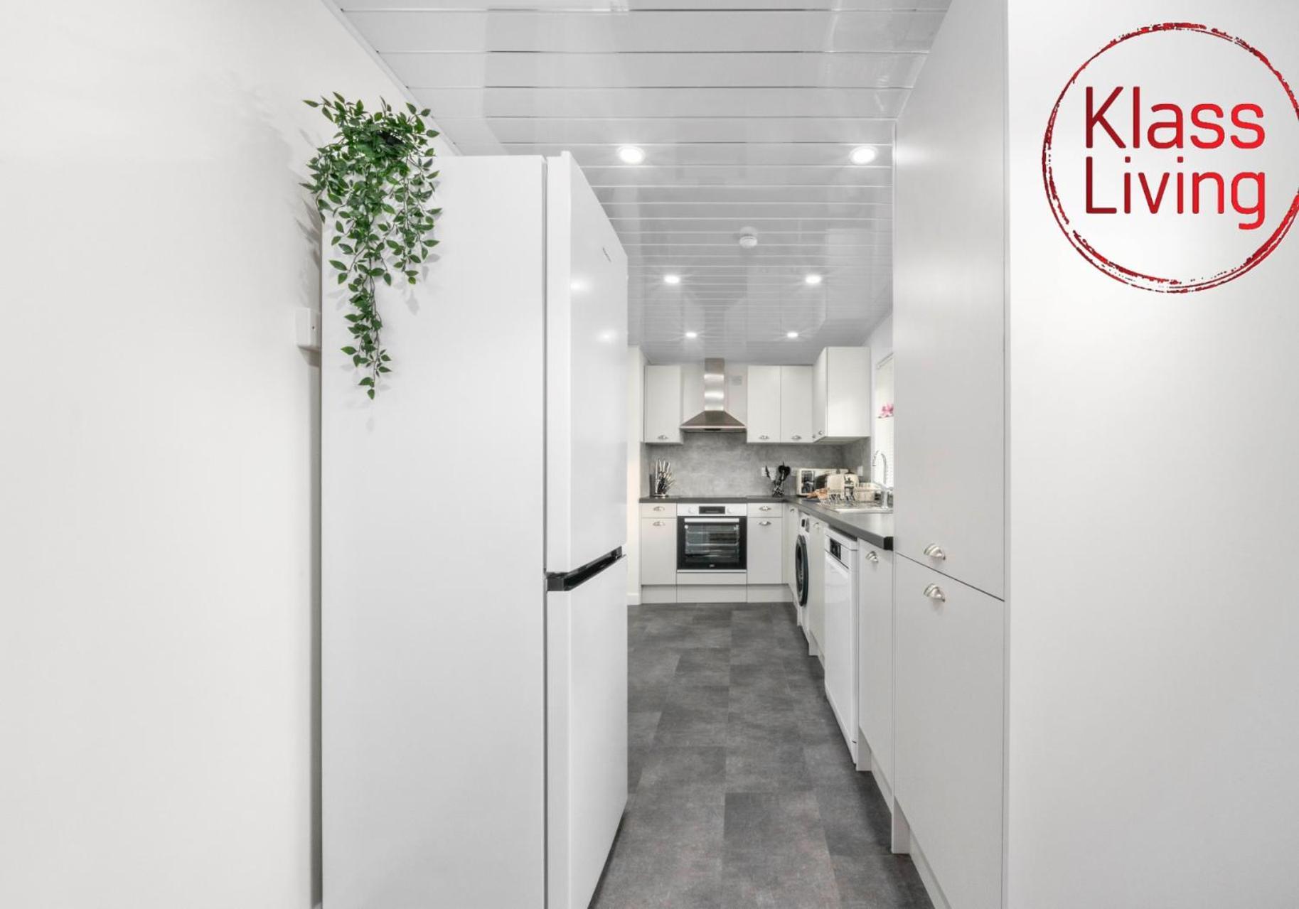 West End House By Klass Living Белсхил Екстериор снимка