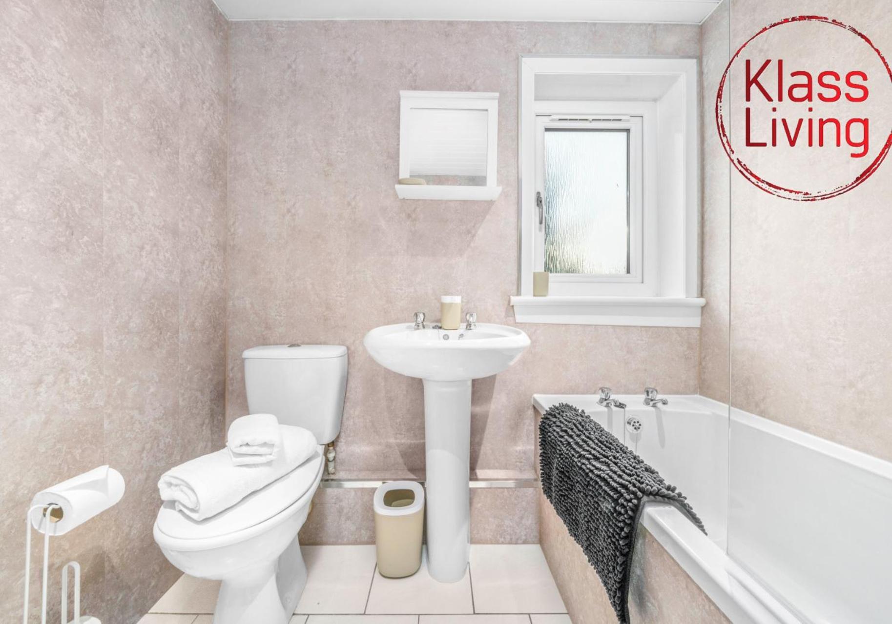 West End House By Klass Living Белсхил Екстериор снимка